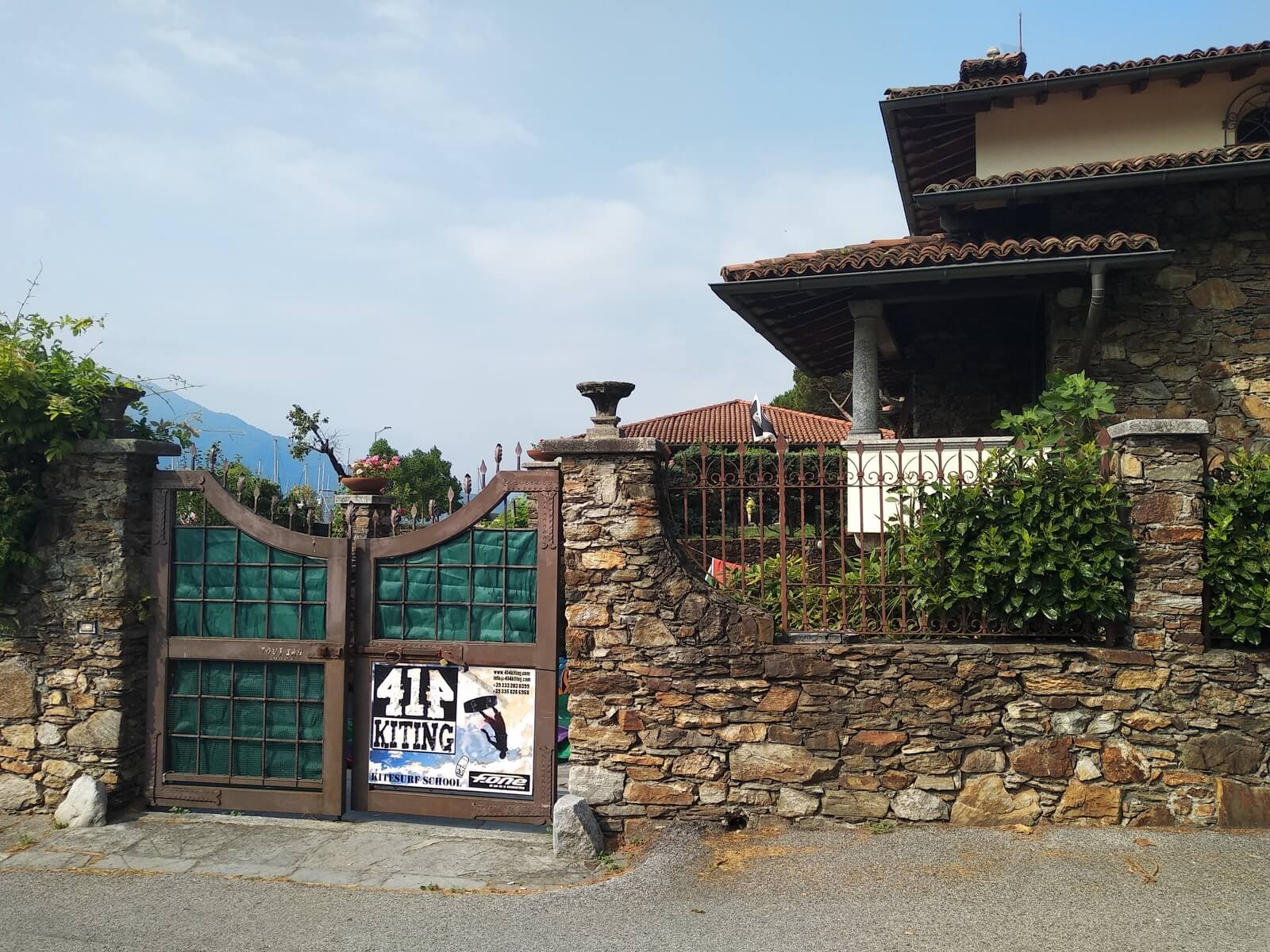 Entrée du 414Kiting, Lake Como