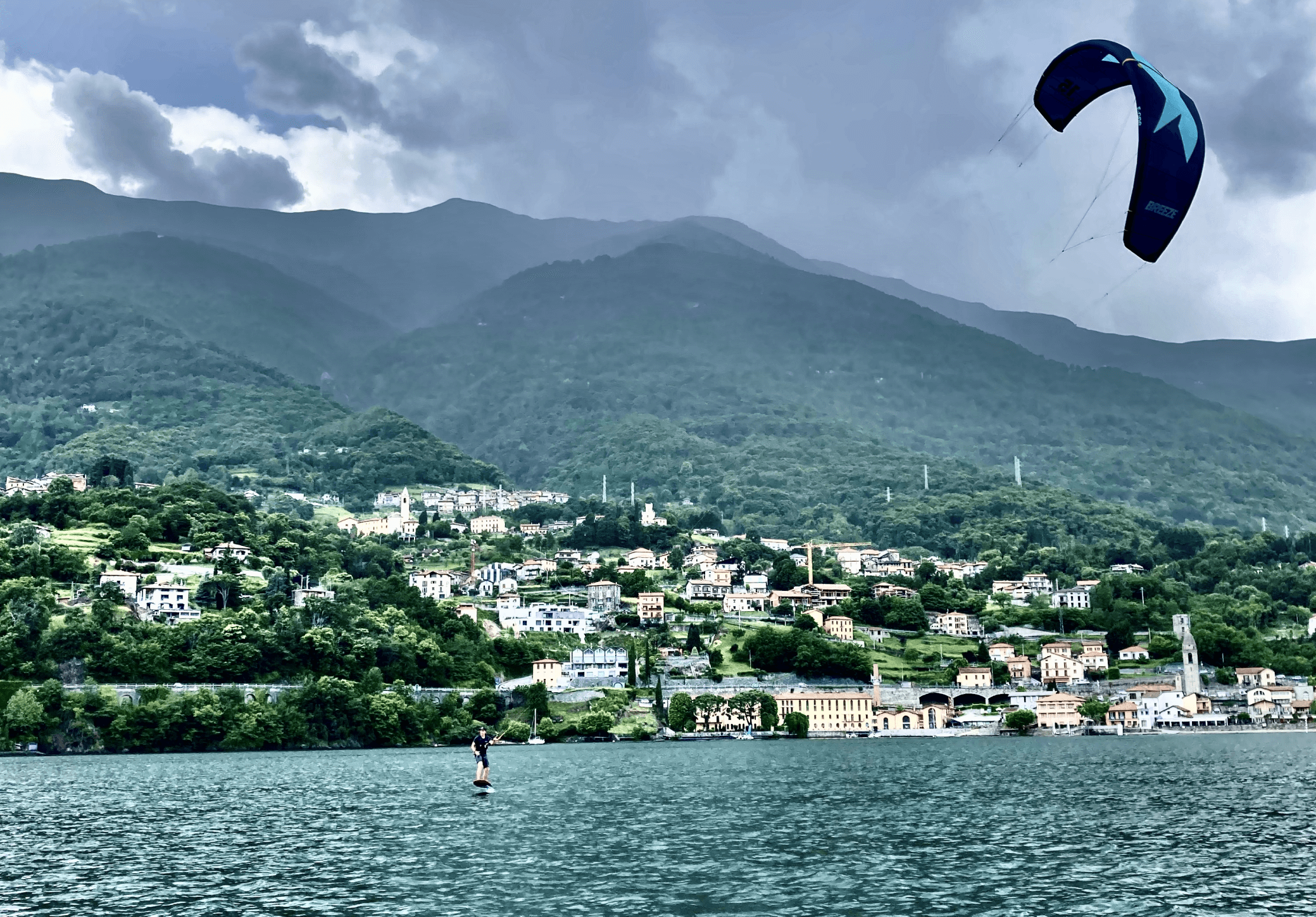 Kite foiling on Lake Como